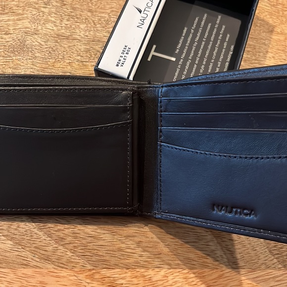 Nautica Leather Wallet/Valet - Picture 4 of 6